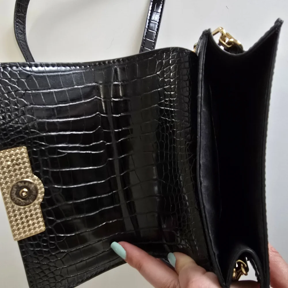 TOPSHOP Black Croc-Embossed Crossbody Bag - Picture 5 of 7